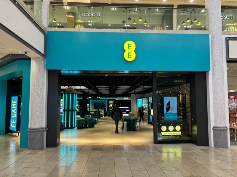 New EE Experience Store in Gateshead's Metrocentre - FMX - Urban ...