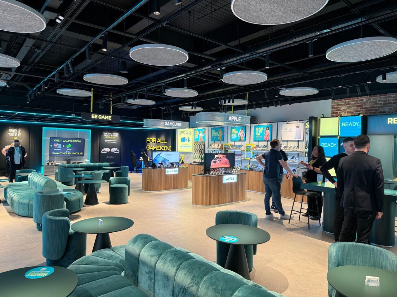 Braehead EE Opening Photo