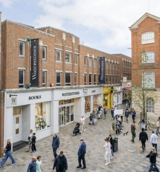 Chelmsford Gails And Waterstones Sale Photo
