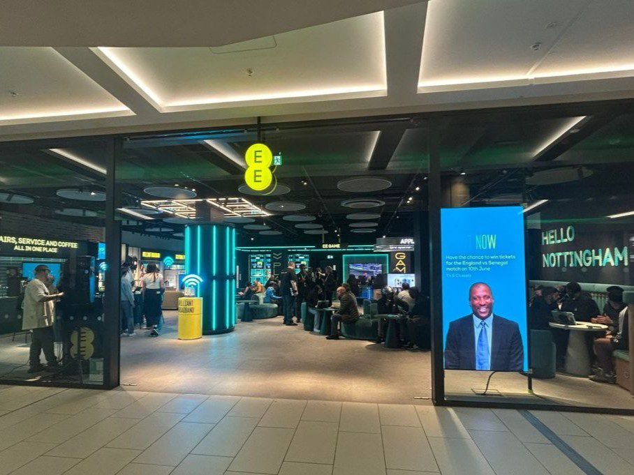 EE Nottingham New Store Photo